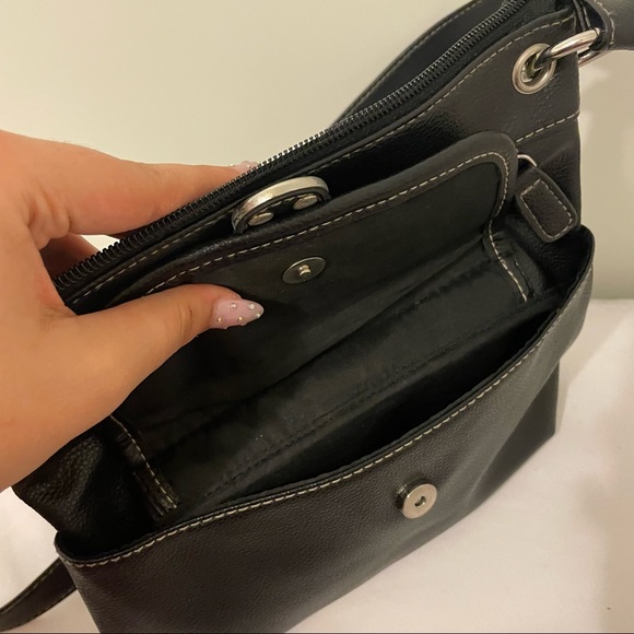 2/$20 ✨Black crossbody bag✨🖤 - Picture 3 of 5